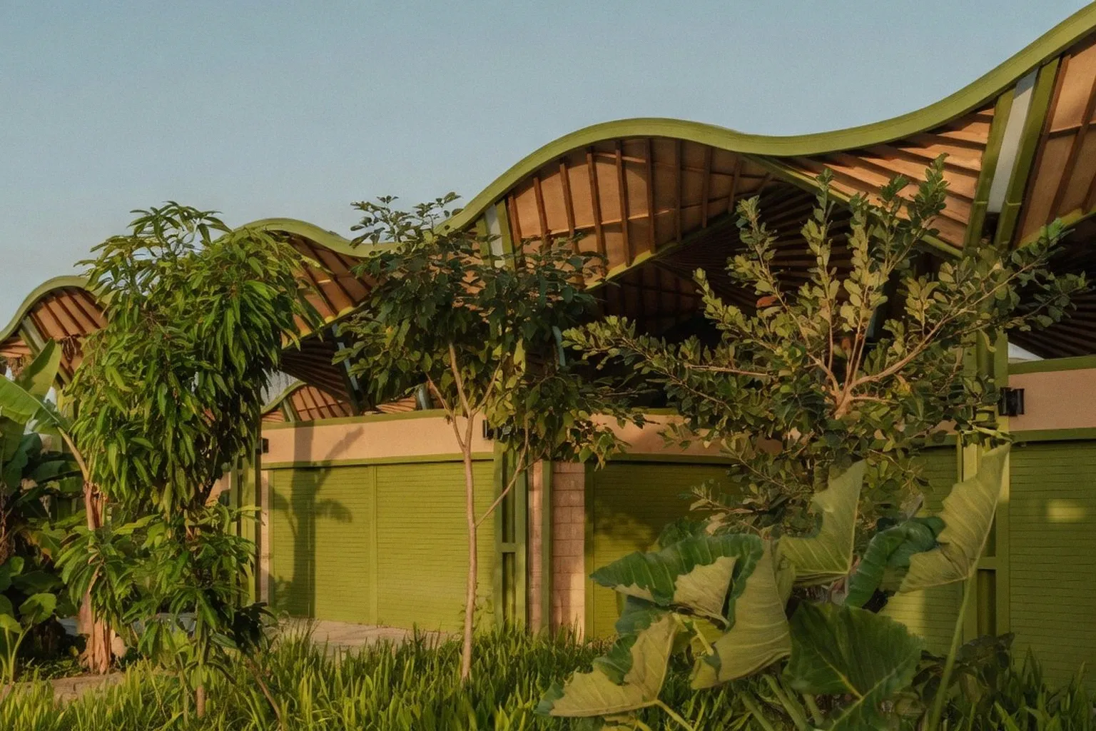 Architektur im Einklang mit der Natur: 10 Projekte, die mit der Landschaft verschmelzen