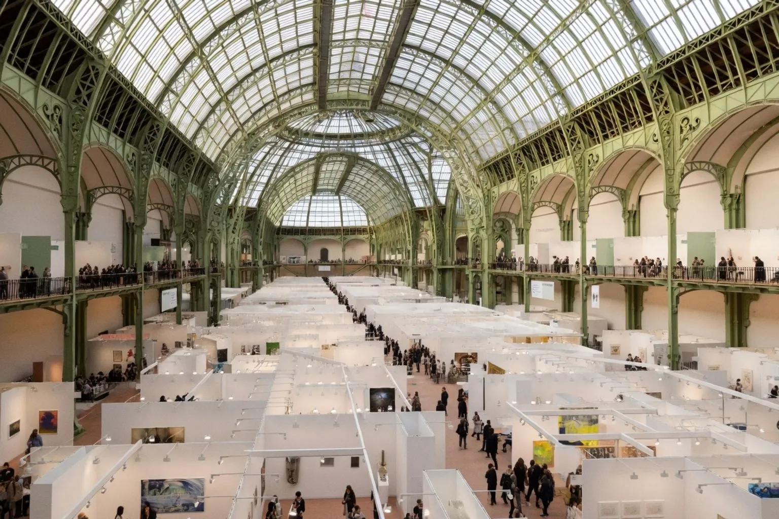 Art Basel Paris: Die Highlights der Kunstmesse im Grand Palais und der Stadt