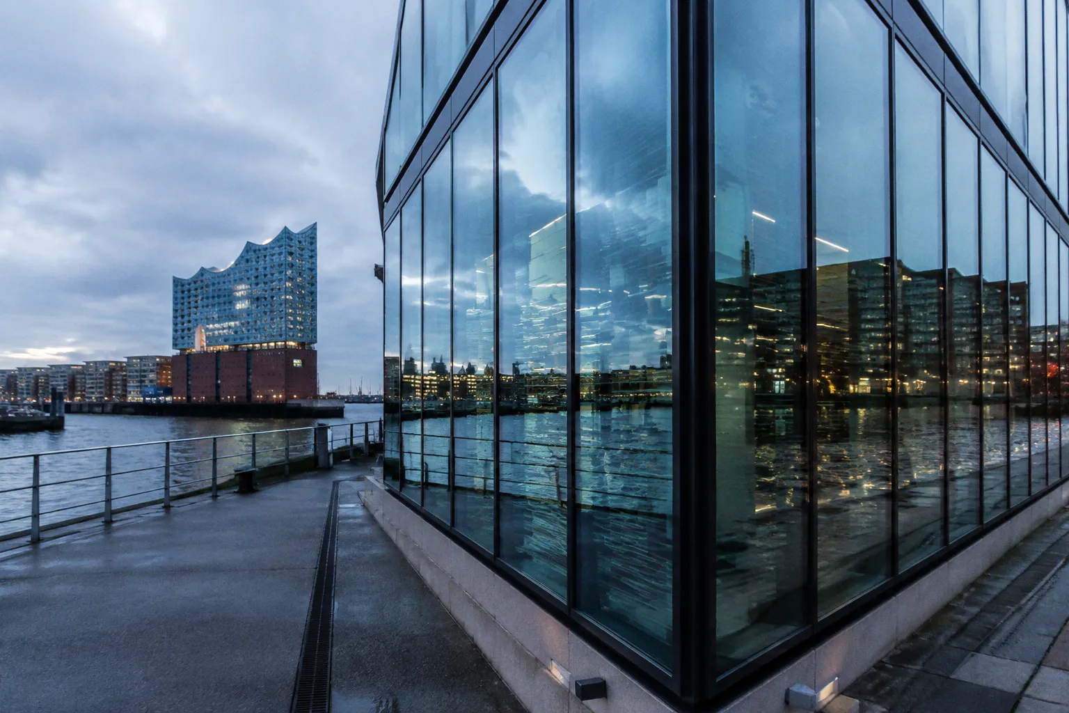 Moderne Architektur der HafenCity: Route für Fotografen