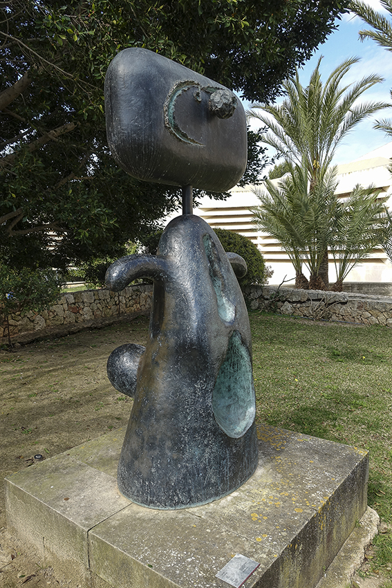 MIRÓ Fundació Pilar i Joan Miró a Mallorca Skulptur aussen MIRÓ Fundació Pilar i Joan Miró a Mallorca