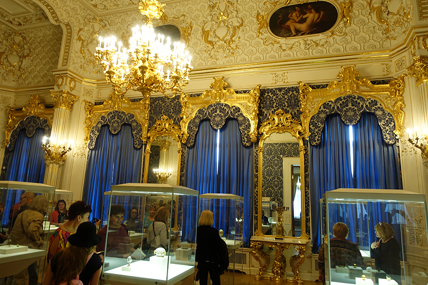 Zarenstadt Sankt Petersburg - Fabergé - Katharinenpalast Fabergé Museum Ausstellungsraum