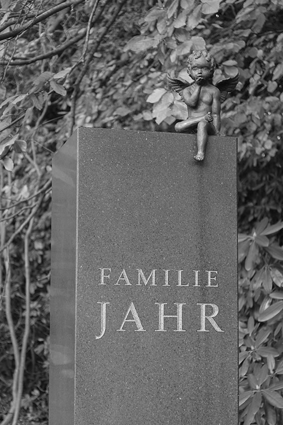 Ohlsdorfer Friedhof Grabmahl Familie Jahr