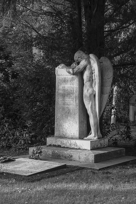Ohlsdorfer Friedhof Mann Engel
